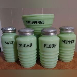 Vintage Jeannette Jadeite Round Range Set / Beehive